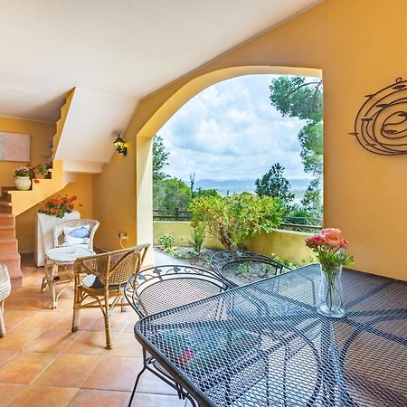 Aetos Home With Shared Swimming Pool - Porto Pino Hill 外观 照片